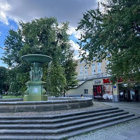 Solidarnosci, Metro, Wi-fi, Tv, Youtube - By Hik *