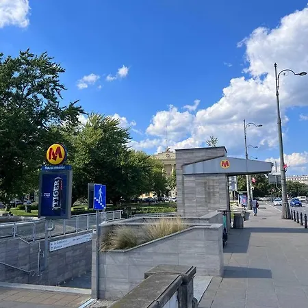 Solidarnosci, Metro, Wi-fi, Tv, Youtube - By Hik Varšava