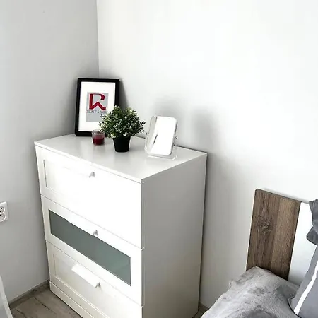 Apartmán Solidarnosci, Metro, Wi-fi, Tv, Youtube - By Hik