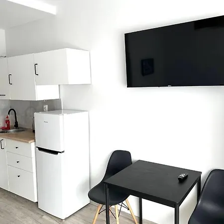 Apartmán Solidarnosci, Metro, Wi-fi, Tv, Youtube - By Hik *